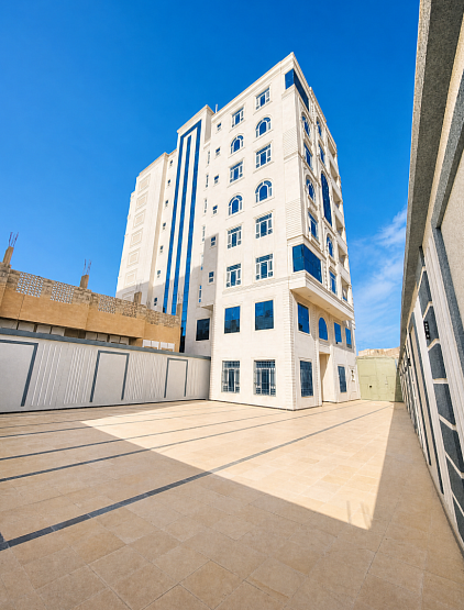 عمارة تجارية فاخرة للبيع في صنعاء الفرصة العقارية