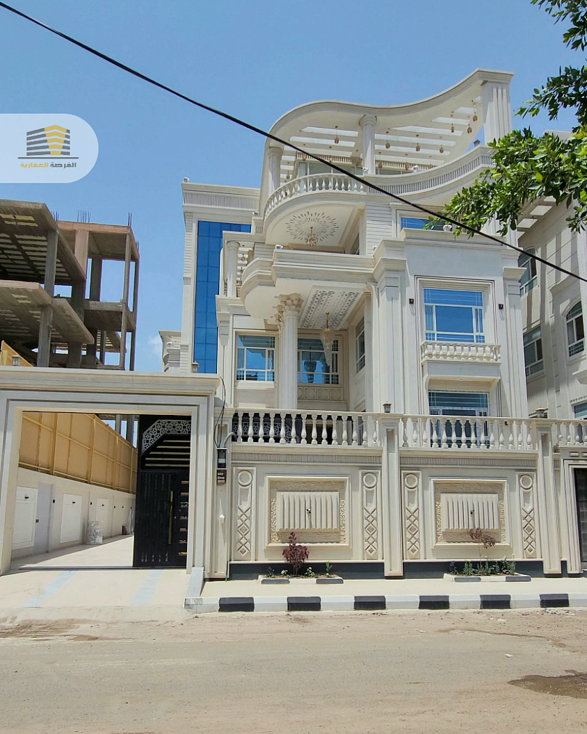 #فلة ملكية فاخرة للبيع في #صنعاء حده 11 لبنة حر معمد | بدروم، دورين، ملحق وطيرمانة... 📱775577977
